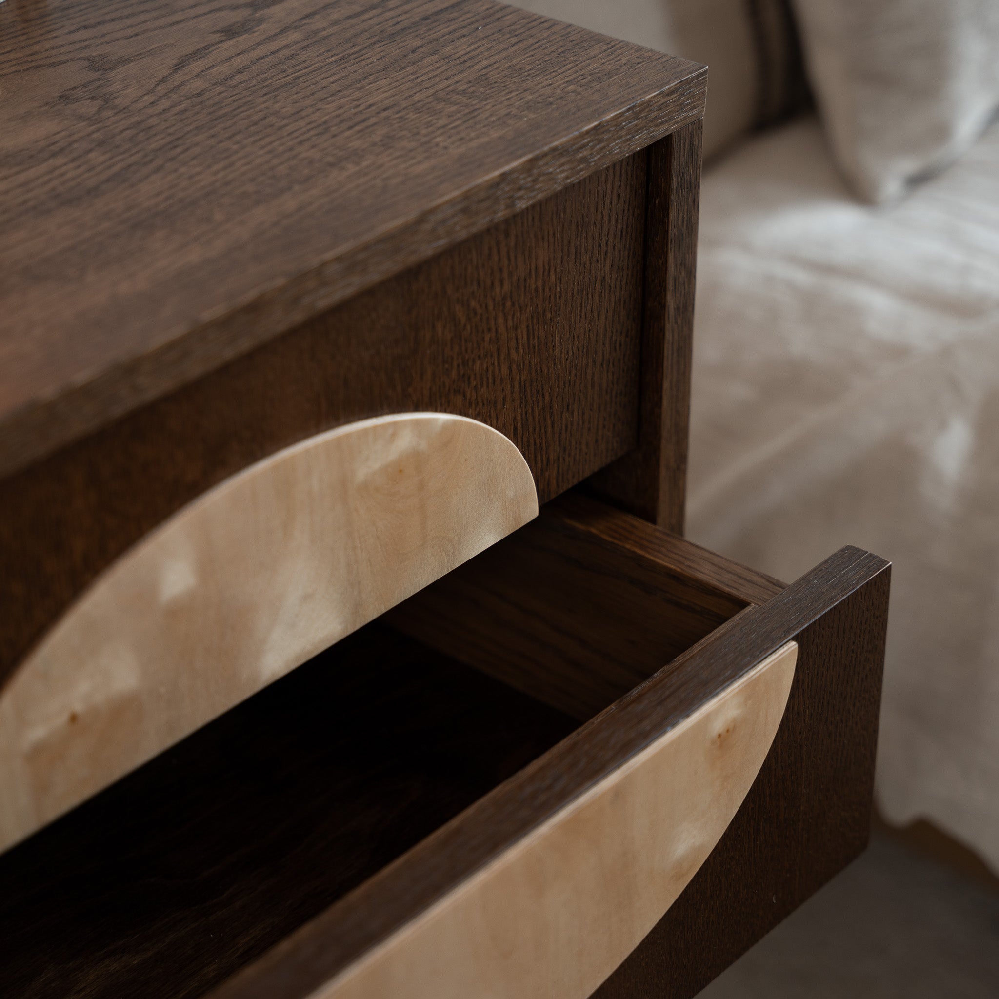 BEDIE SILS Nightstand
