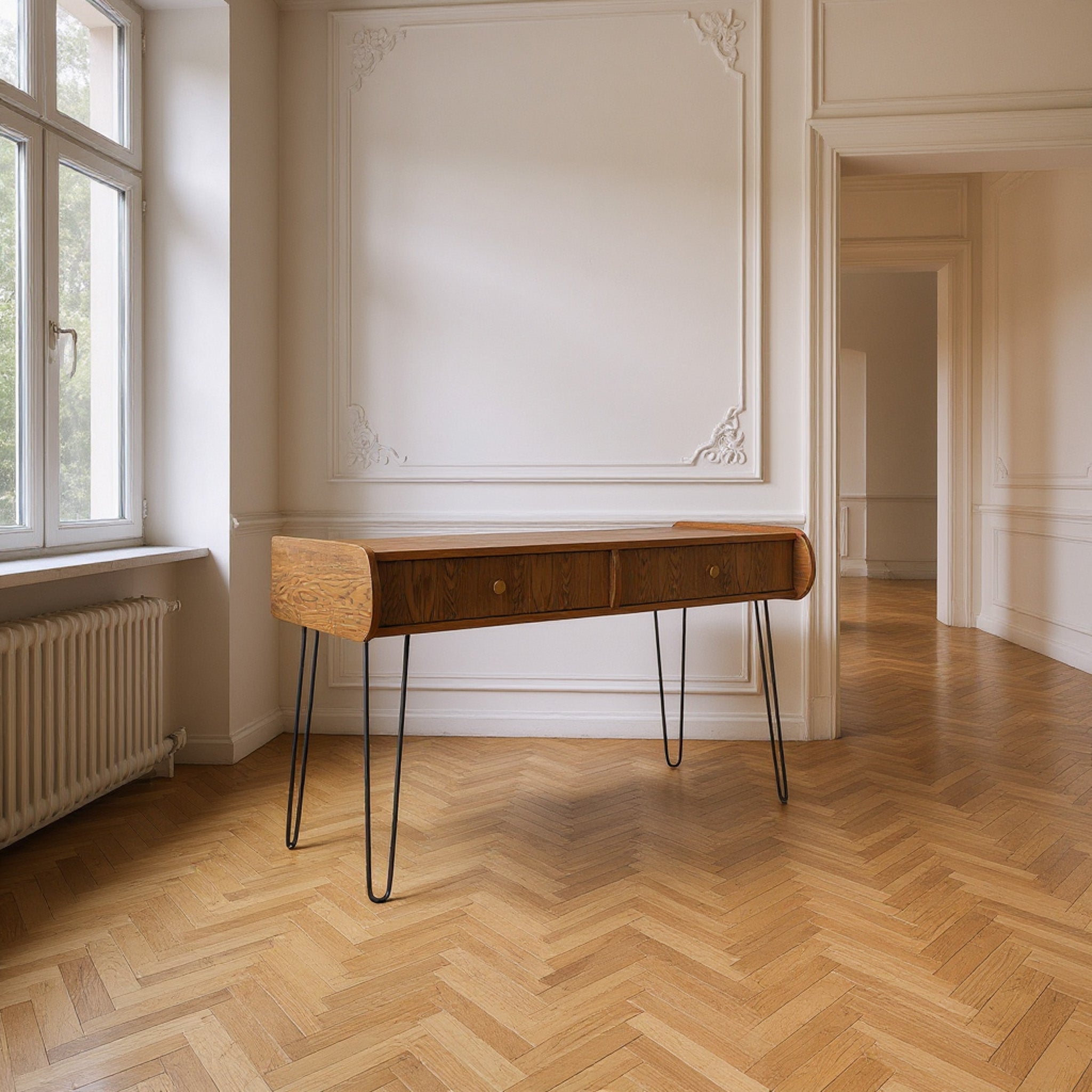 SABAN Desk